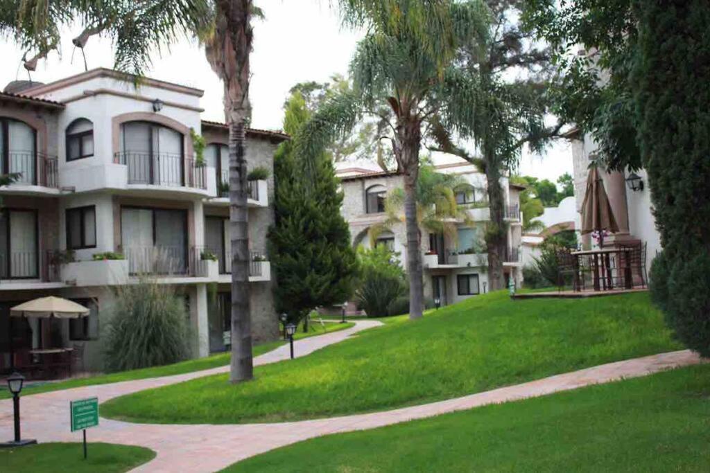 Elegante Habitacion Ideal Para Tu Estancia. San Miguel de Allende Ngoại thất bức ảnh
